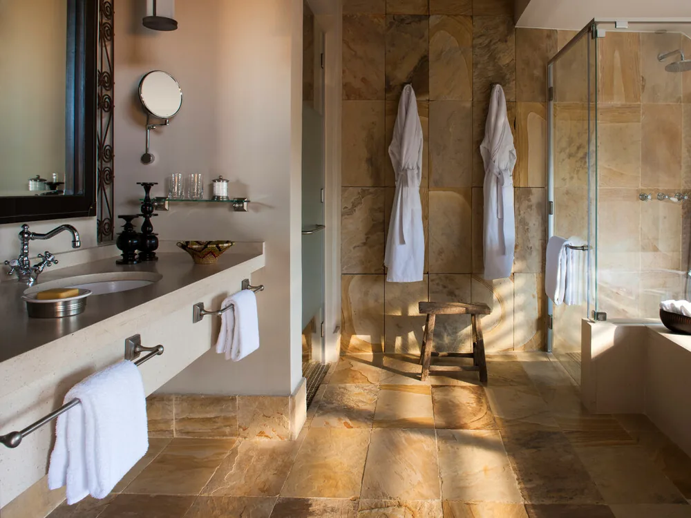 Four Seasons Safari Lodge accommodation photo 1